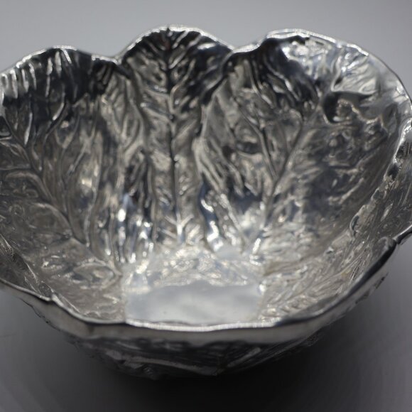 Gorgeous Metal Lettuce Bowl - Might Be New! - Picture 2 of 7